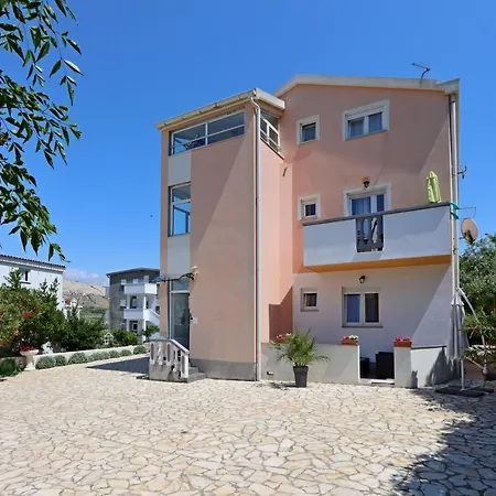 Pag 6412b Apartman Pag Town