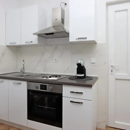Pag 6412b Apartman Pag Town