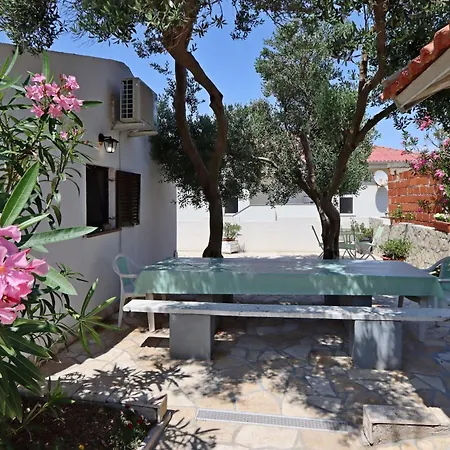 Apartment Pag 6412b Pag Town